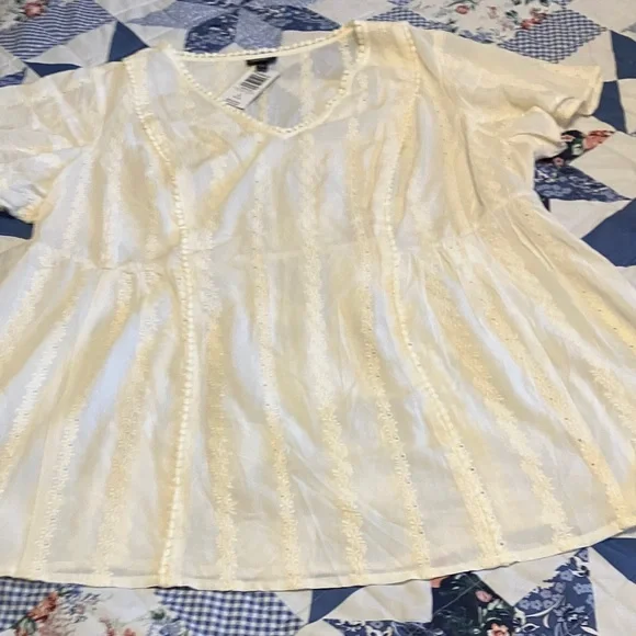 Torrid Cream Blouse with Embroidered Details - Picture 2 of 7